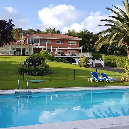 Hotel Camping Ribadesella Buitenkant foto