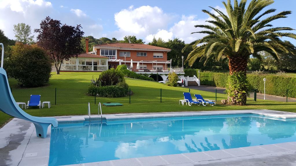 Hotel Camping Ribadesella Buitenkant foto