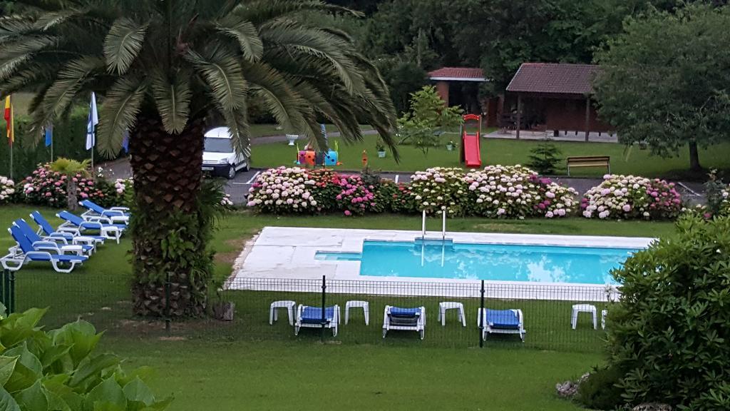 Hotel Camping Ribadesella Buitenkant foto